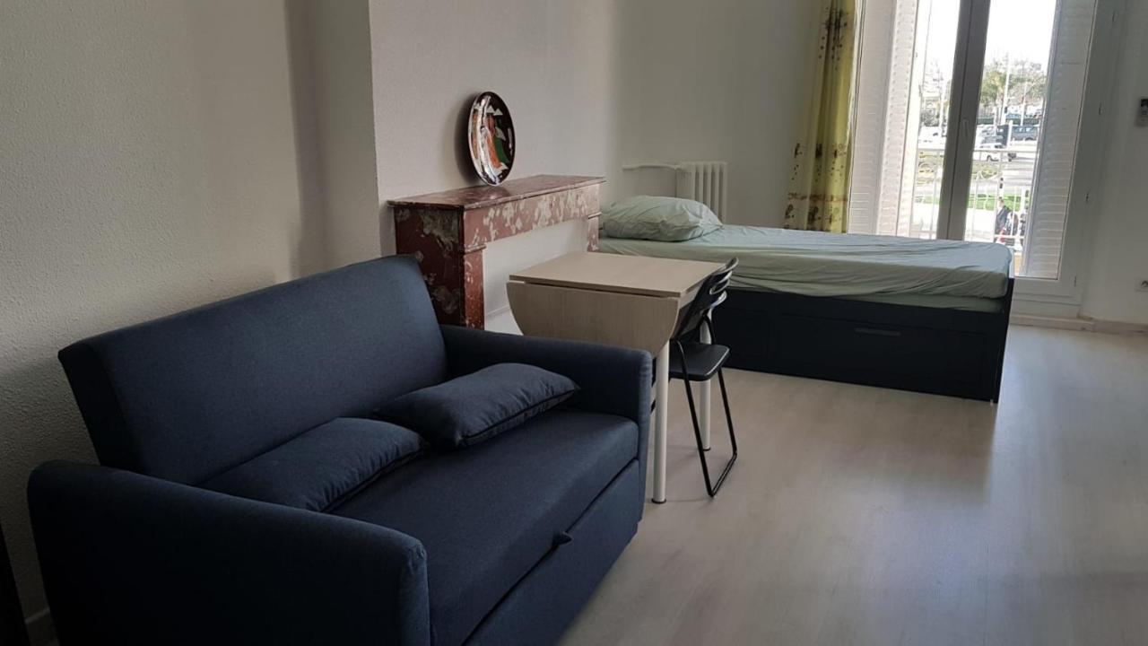Studio With Sea View For 2 People 툴롱 외부 사진