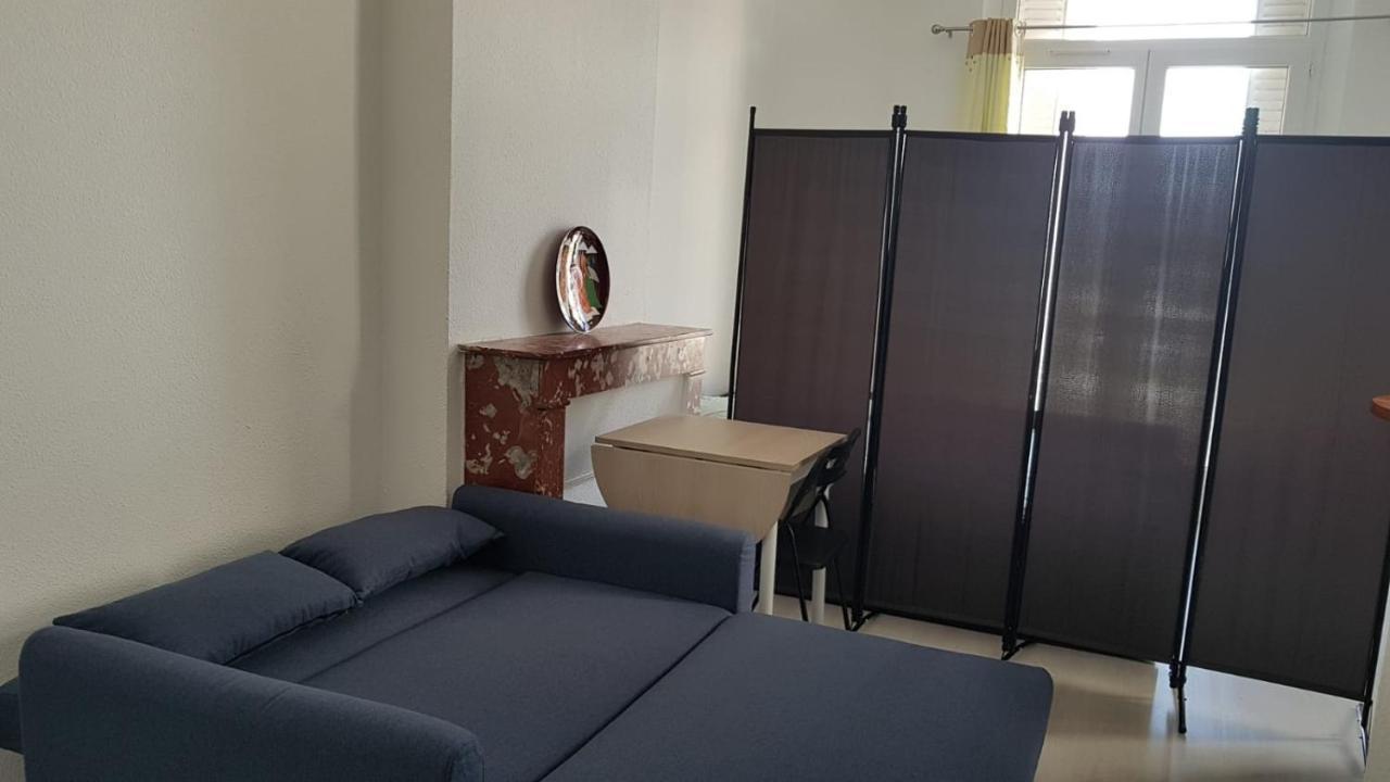 Studio With Sea View For 2 People 툴롱 외부 사진