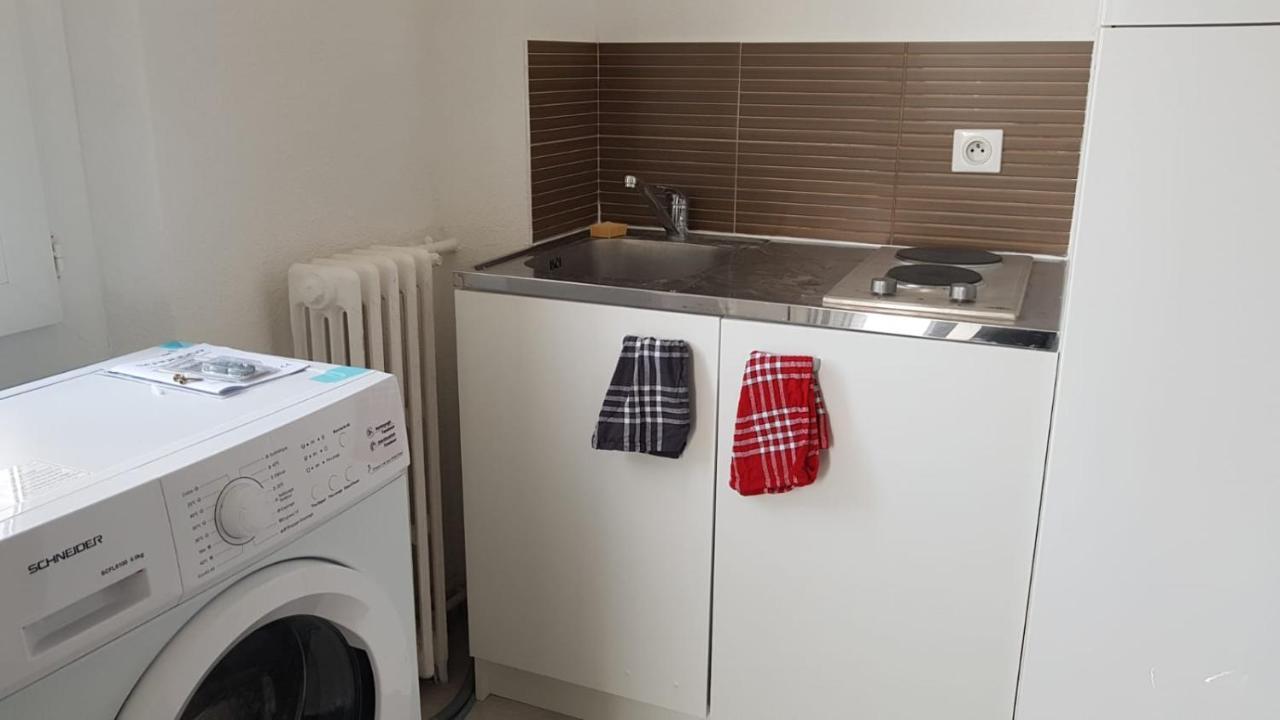 Studio With Sea View For 2 People 툴롱 외부 사진