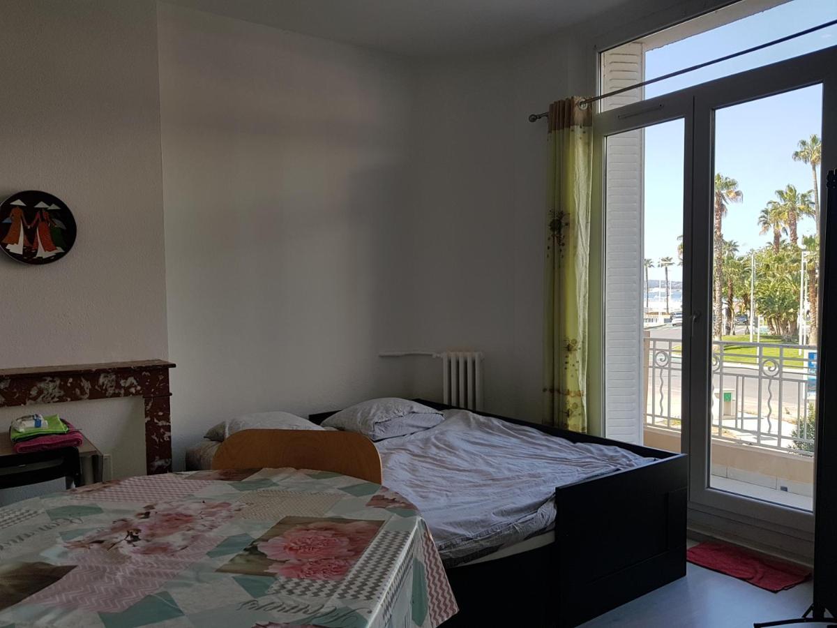 Studio With Sea View For 2 People 툴롱 외부 사진