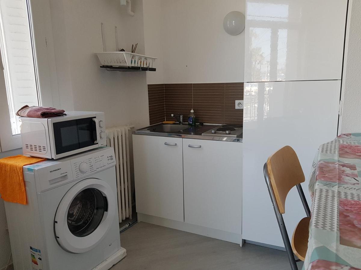 Studio With Sea View For 2 People 툴롱 외부 사진