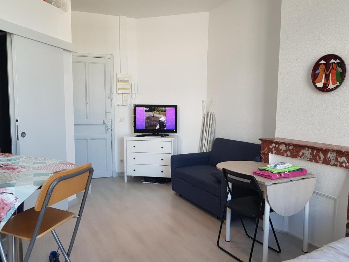 Studio With Sea View For 2 People 툴롱 외부 사진